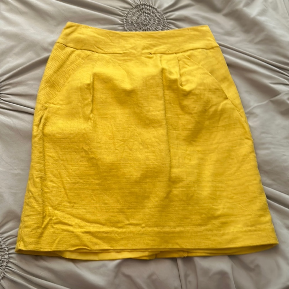 Women’s Yellow Linen Forever 21 skirt with pockets